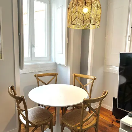 Apartamento Charming Flat In Pretty Praca Flores 2 Bedrooms Lisboa