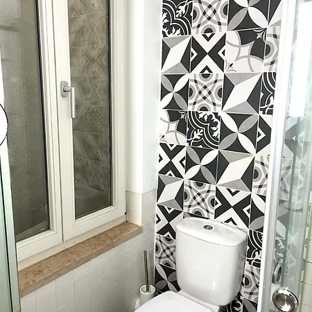 Appartement Manuel Bernardes 2q Junto à Praça Flores Lisboa